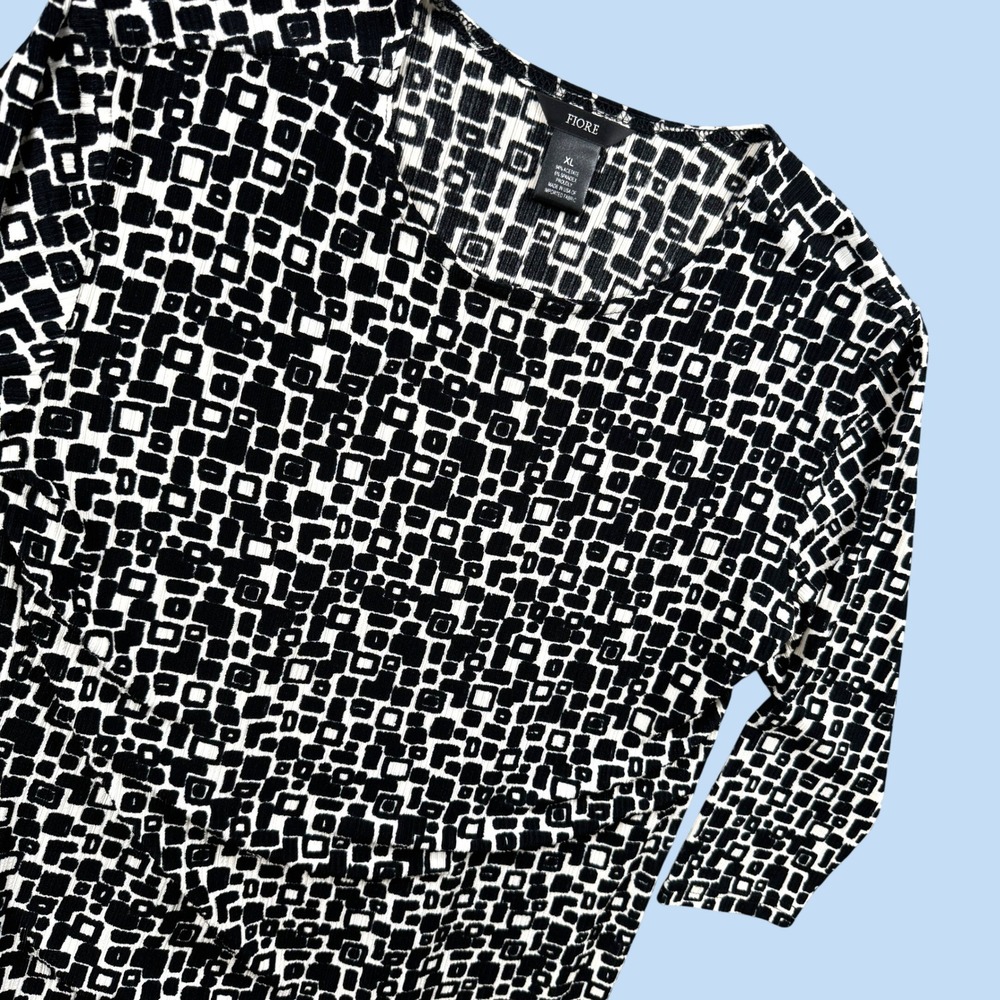 Fiore Top Women XL Black White Geometric Square Print 3/4 Sleeve Normcore Blouse